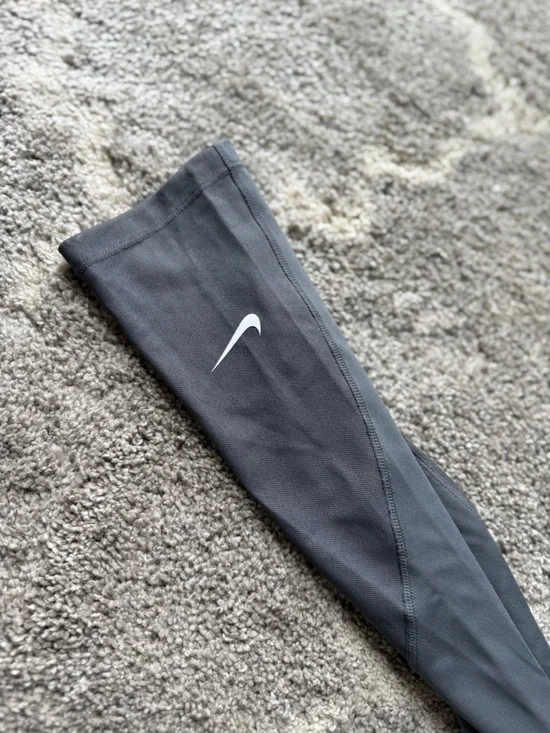 Nike Charcoal Seam-Detail High-Rise Leggings - Picture 5 of 7